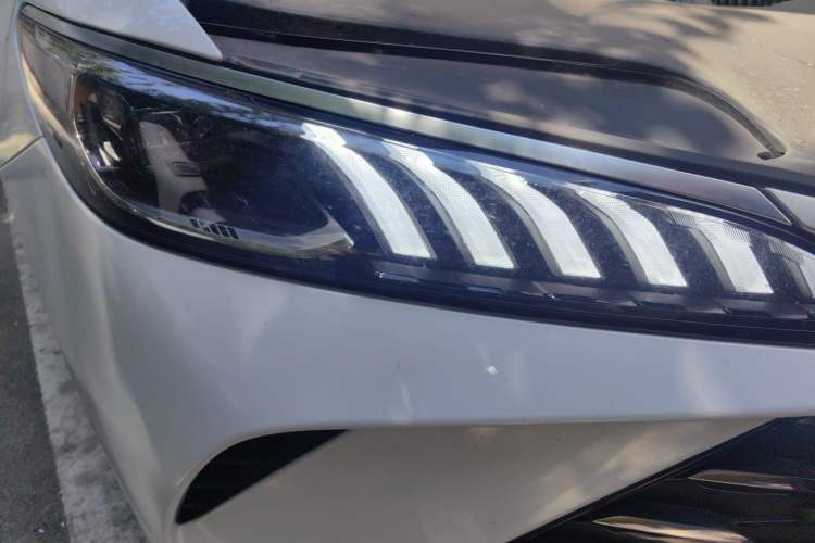 Used BYD Qin PLUS 2025 DM-i Smart Drive 55KM Leading Model Right Front Headlight