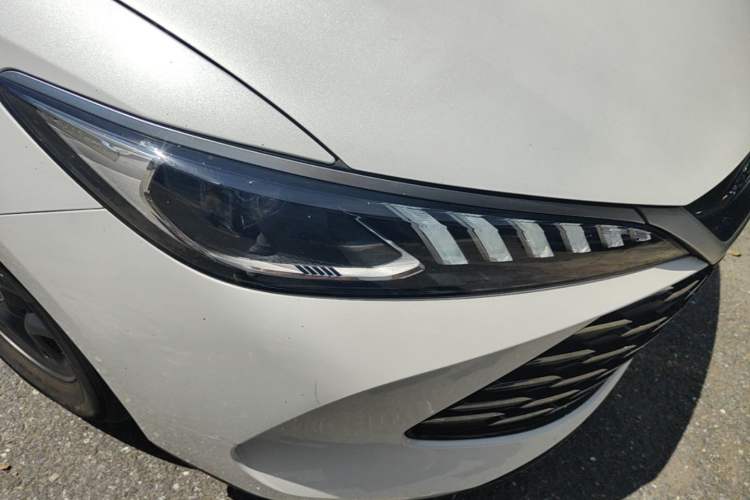 Used BYD Qin PLUS 2025 DM-i Smart Drive 55KM Leading Model Right Front Headlight