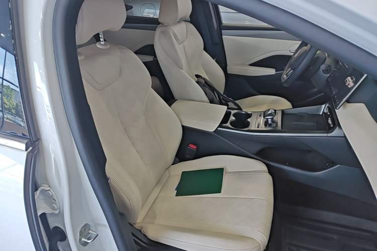Used BYD Qin PLUS 2025 EV Smart Drive Edition 510KM Leading Model Right Front Seat