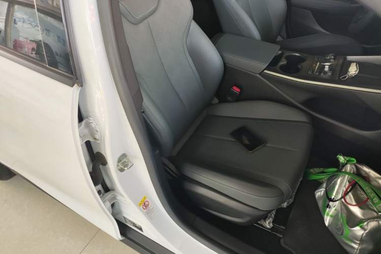 Used BYD Qin PLUS 2025 DM-i Smart Drive 55KM Leading Model Right Front Seat