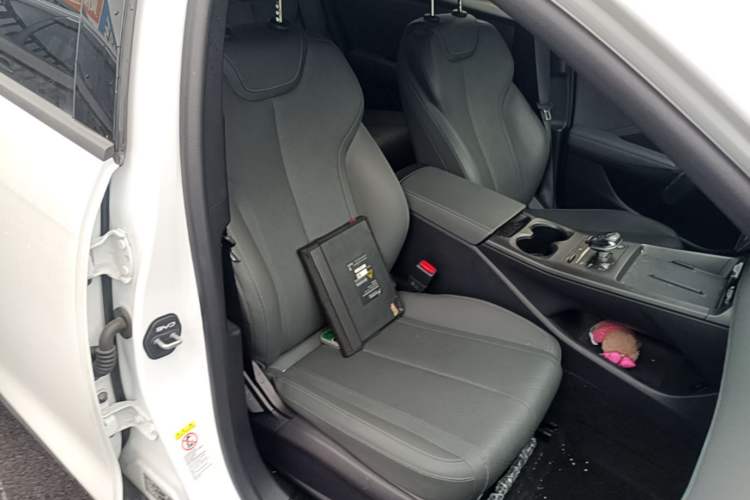 Used BYD Qin PLUS 2025 DM-i Smart Drive 55KM Leading Model Right Front Seat