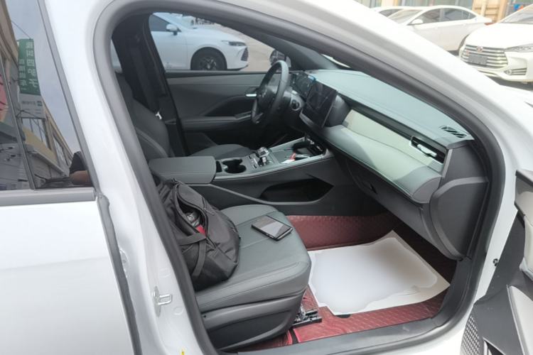 Used BYD Qin PLUS 2025 DM-i Smart Drive 55KM Leading Model Right Front Seat