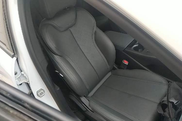 Used BYD Qin PLUS 2025 DM-i Smart Drive 55KM Leading Model Right Front Seat