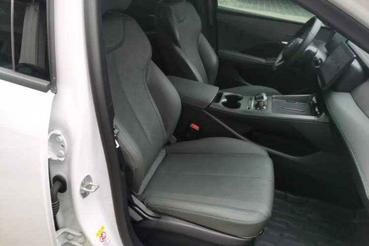 Used BYD Qin PLUS 2025 DM-i Smart Drive 55KM Leading Model Right Front Seat