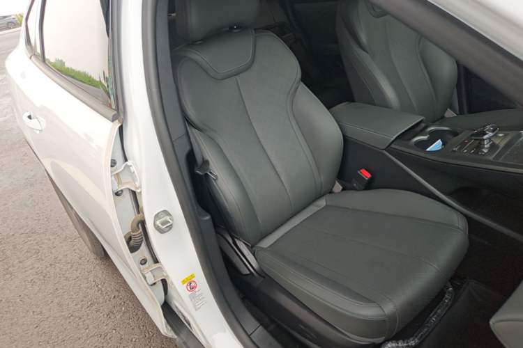 Used BYD Qin PLUS 2025 DM-i Smart Drive 55KM Leading Model Right Front Seat