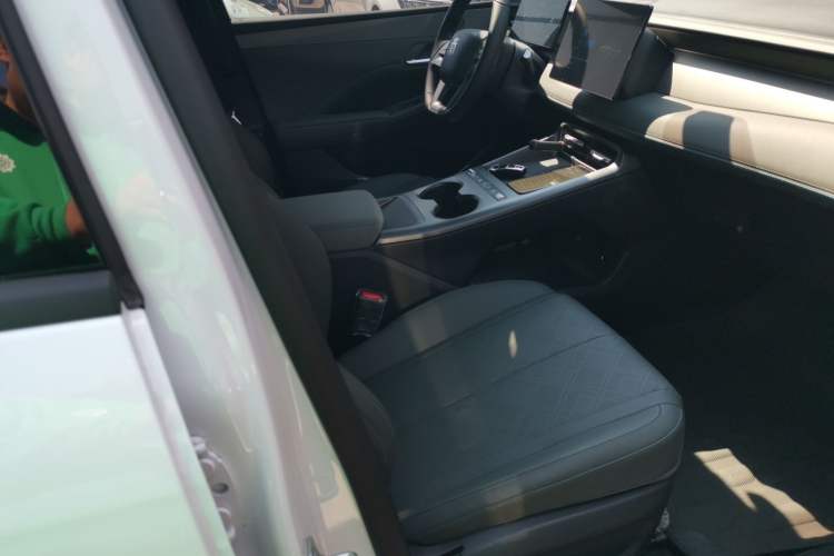 Used BYD Qin PLUS  Right Front Seat