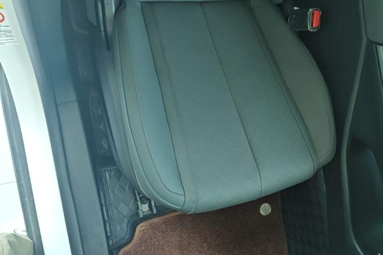 Used BYD Qin PLUS 2025 DM-i Smart Drive 55KM Leading Model Right Front Seat