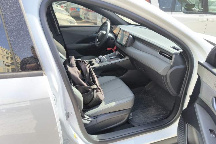 Used BYD Qin PLUS 2025 DM-i Smart Drive 55KM Leading Model Right Front Seat