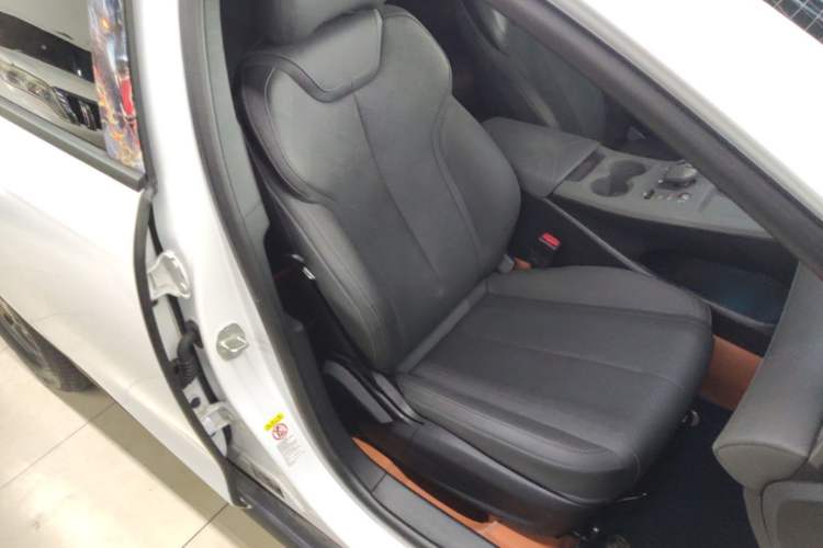 Used BYD Qin PLUS 2025 DM-i Smart Drive 55KM Leading Model Right Front Seat