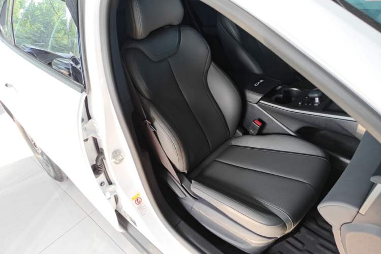 Used BYD Qin PLUS 2025 DM-i Smart Drive 55KM Leading Model Right Front Seat