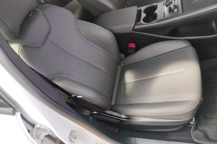 Used BYD Qin PLUS 2025 DM-i Smart Drive 55KM Leading Model Right Front Seat