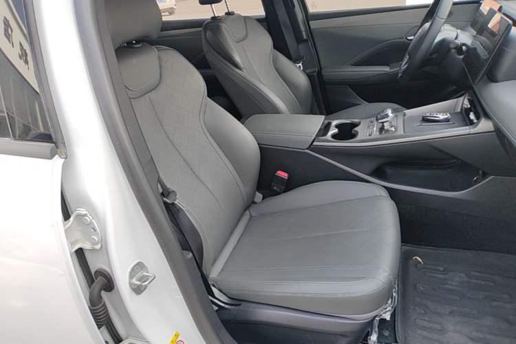 Used BYD Qin PLUS 2025 DM-i Smart Drive 55KM Leading Model Right Front Seat