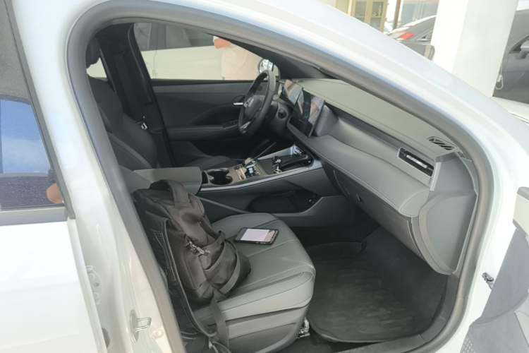 Used BYD Qin PLUS 2025 DM-i Smart Drive 55KM Leading Model Right Front Seat