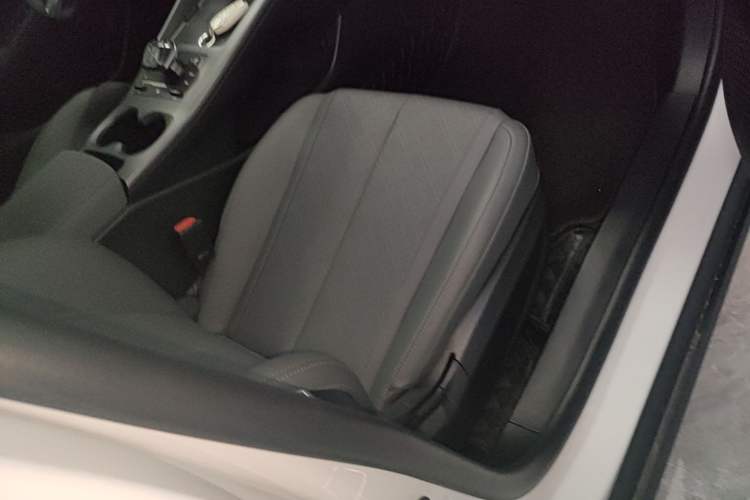 Used BYD Qin PLUS 2025 DM-i Smart Drive 55KM Leading Model Right Front Seat