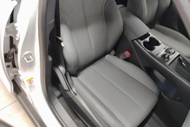 Used BYD Qin PLUS 2025 DM-i Smart Drive 55KM Leading Model Right Front Seat