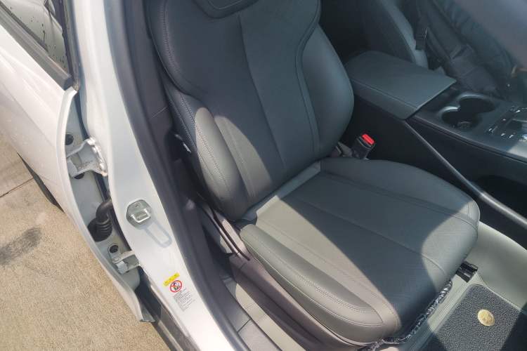 Used BYD Qin PLUS 2025 DM-i Smart Drive 55KM Leading Model Right Front Seat