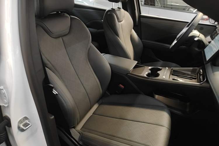 Used BYD Qin PLUS  Right Front Seat