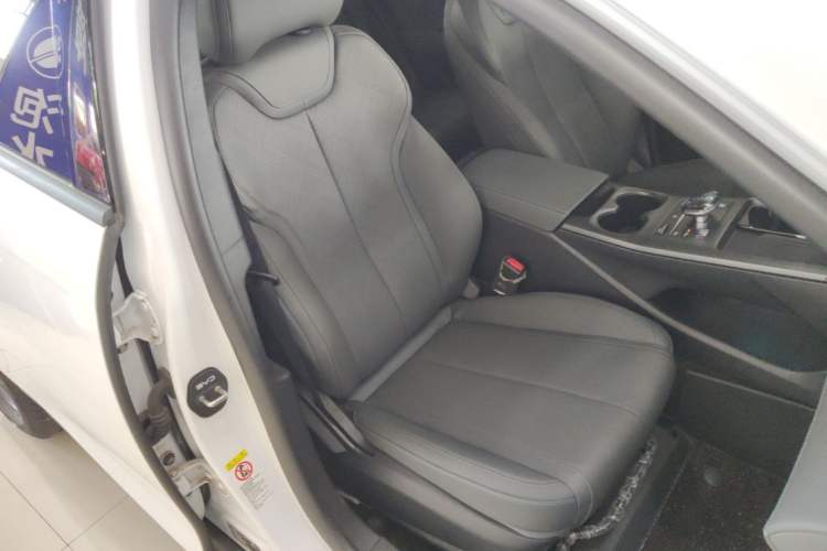 Used BYD Qin PLUS 2025 DM-i Smart Drive 55KM Leading Model Right Front Seat