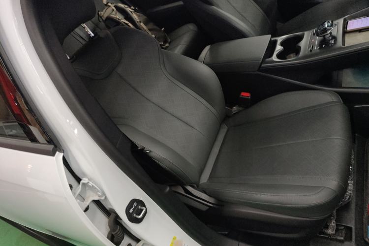 Used BYD Qin PLUS 2025 DM-i Smart Drive 55KM Leading Model Right Front Seat
