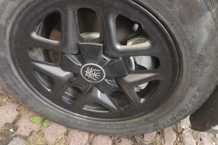 Used BYD Qin PLUS 2025 DM-i Smart Drive 55KM Leading Model Right Front Wheel Hub