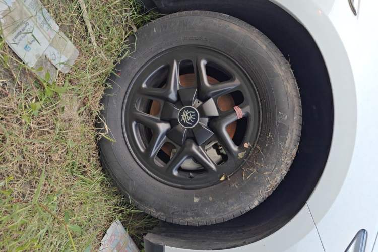Used BYD Qin PLUS 2025 DM-i Smart Drive 55KM Beyond Model Right Front Wheel Hub