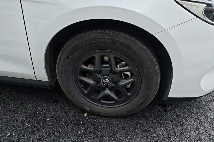 Used BYD Qin PLUS 2025 DM-i Smart Drive 55KM Leading Model Right Front Wheel Hub
