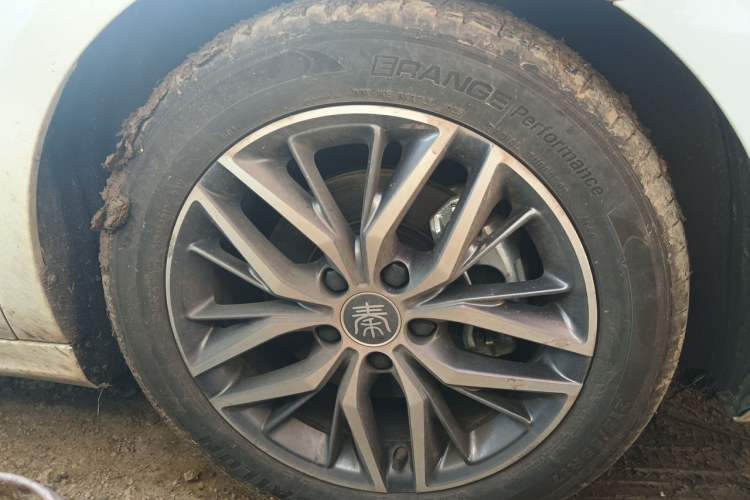 Used BYD Qin PLUS 2025 EV 510KM Standard Range Model Right Front Wheel Hub