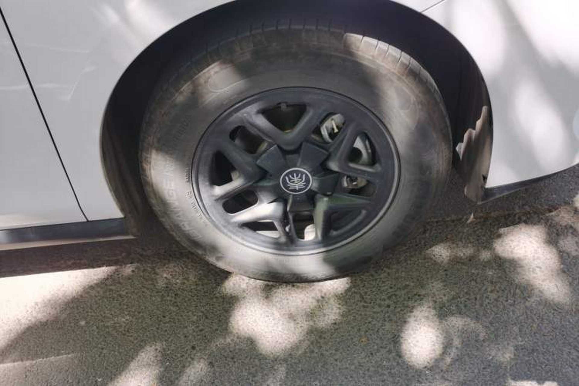 Used BYD Qin PLUS 2025 DM-i Smart Drive 55KM Leading Model Right Front Wheel Hub