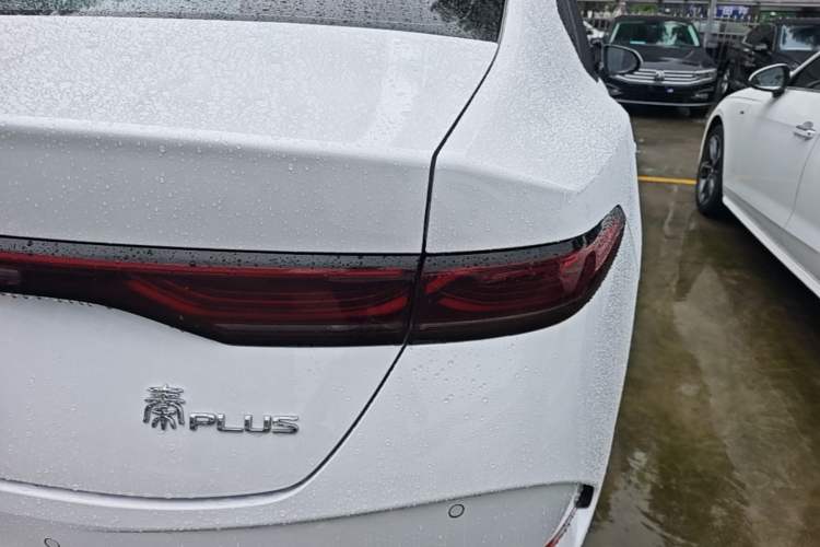Used BYD Qin PLUS 2025 DM-i Smart Drive 55KM Leading Model Right Rear Taillight