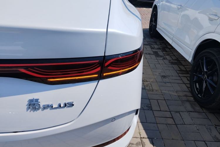 Used BYD Qin PLUS 2025 DM-i Smart Drive 55KM Leading Model Right Rear Taillight