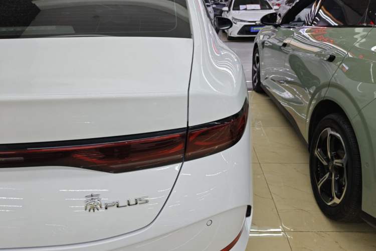 Used BYD Qin PLUS 2025 DM-i Smart Drive 55KM Leading Model Right Rear Taillight