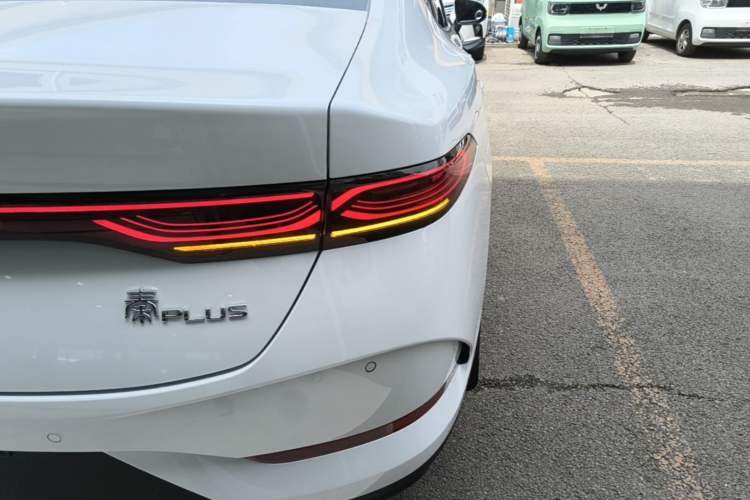 Used BYD Qin PLUS 2025 DM-i Smart Drive 55KM Leading Model Right Rear Taillight
