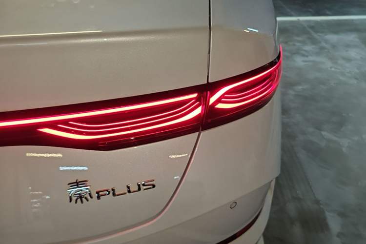 Used BYD Qin PLUS  Right Rear Taillight