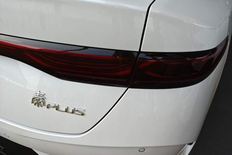 Used BYD Qin PLUS 2025 DM-i Smart Drive 55KM Leading Model Right Rear Taillight
