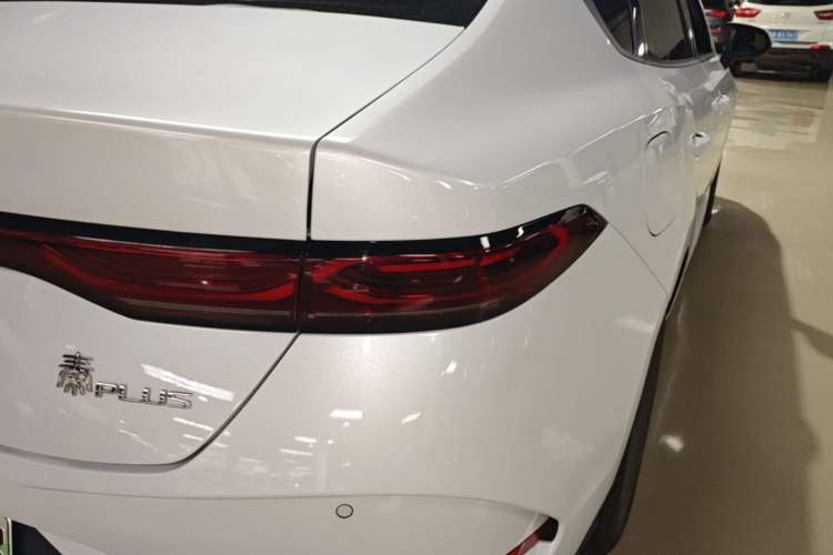 Used BYD Qin PLUS 2025 DM-i Smart Drive 55KM Leading Model Right Rear Taillight