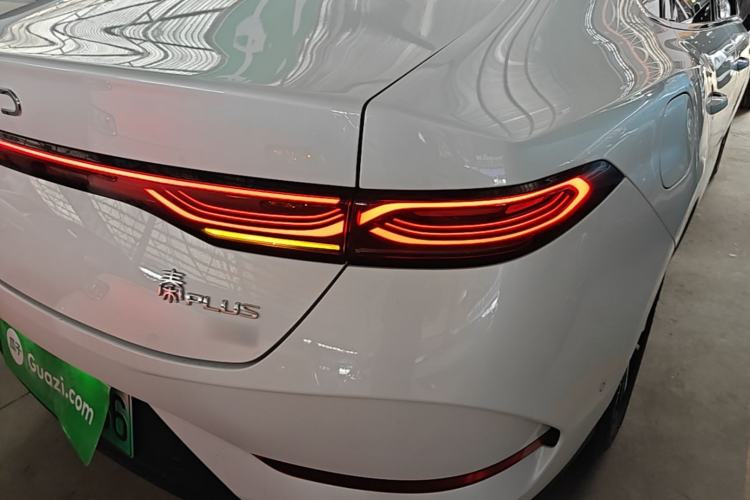 Used BYD Qin PLUS 2025 DM-i Smart Drive 120KM Superior Model Right Rear Taillight