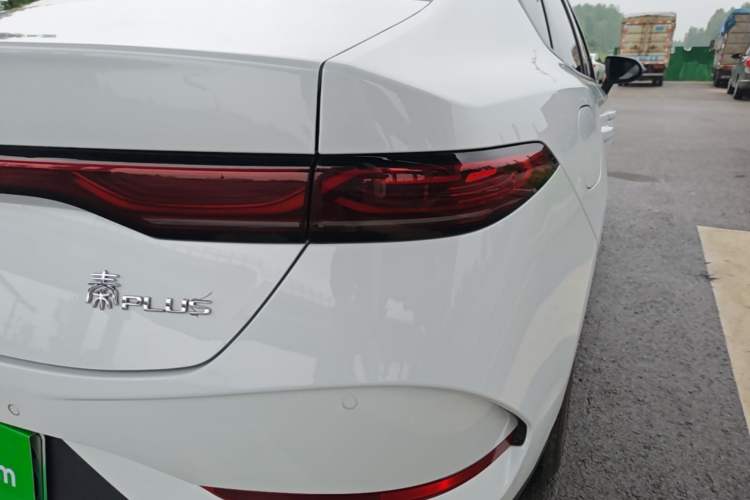 Used BYD Qin PLUS 2025 DM-i Smart Drive 55KM Leading Model Right Rear Taillight
