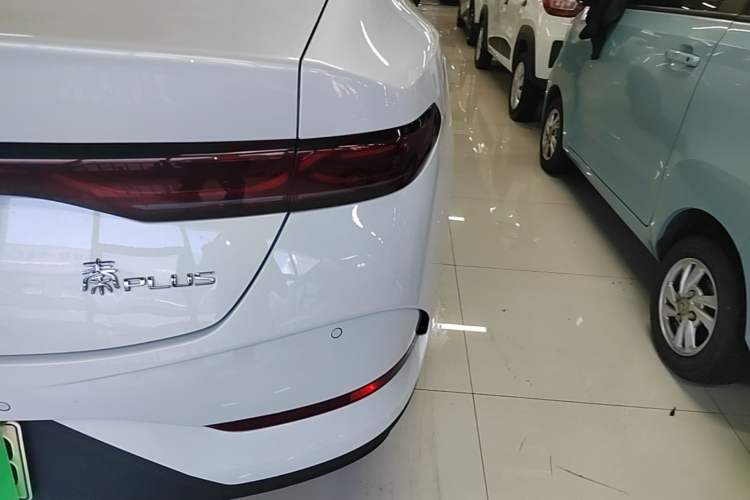 Used BYD Qin PLUS 2025 DM-i Smart Drive 55KM Leading Model Right Rear Taillight