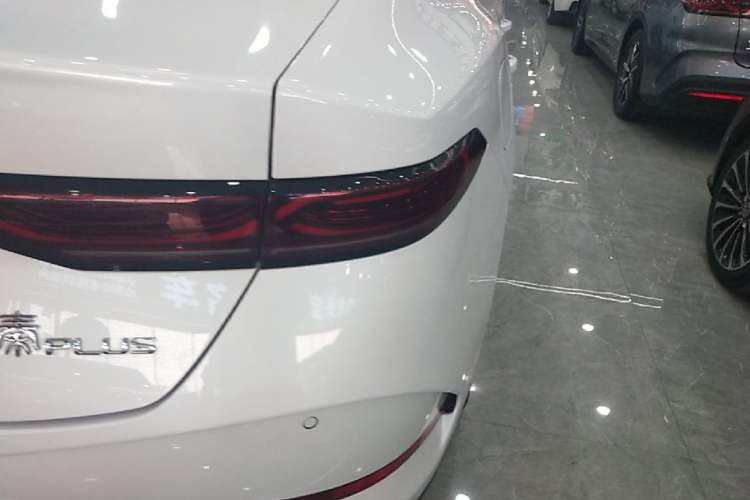 Used BYD Qin PLUS 2025 DM-i Smart Drive 55KM Leading Model Right Rear Taillight