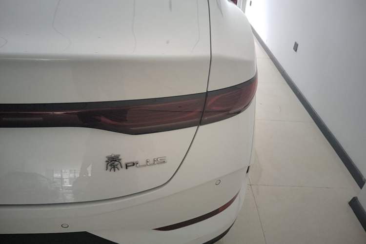 Used BYD Qin PLUS 2025 DM-i Smart Drive 55KM Leading Model Right Rear Taillight