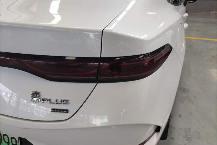 Used BYD Qin PLUS 2025 DM-i Smart Drive 55KM Beyond Model Right Rear Taillight