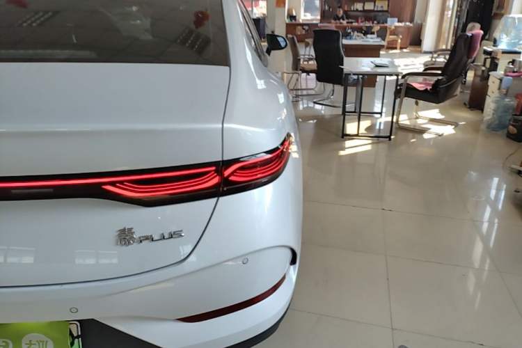 Used BYD Qin PLUS 2025 DM-i Smart Drive 55KM Leading Model Right Rear Taillight