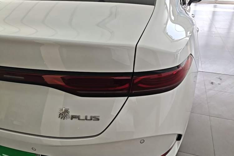 Used BYD Qin PLUS 2025 DM-i Smart Drive 55KM Leading Model Right Rear Taillight