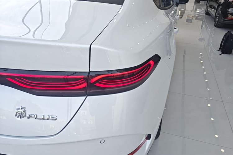 Used BYD Qin PLUS 2025 DM-i Smart Drive 55KM Leading Model Right Rear Taillight