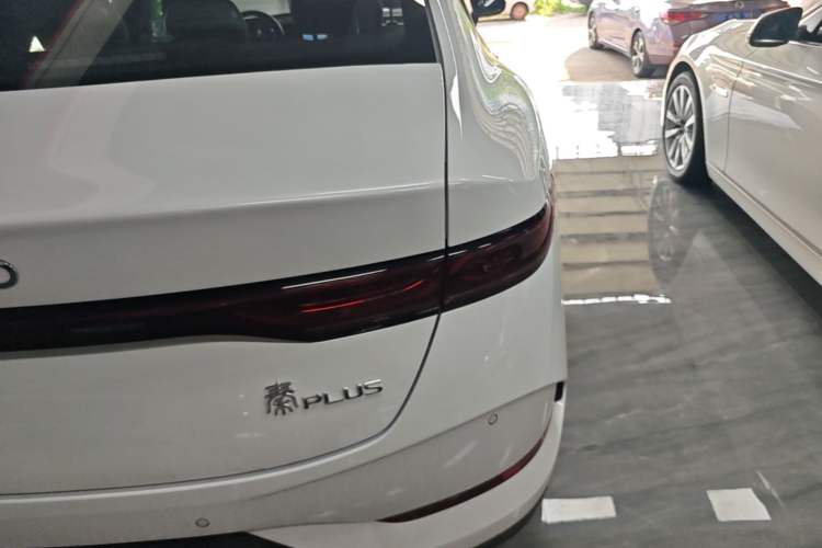 Used BYD Qin PLUS 2025 DM-i Smart Drive 55KM Leading Model Right Rear Taillight