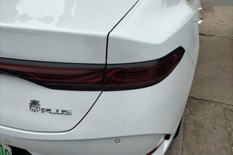 Used BYD Qin PLUS 2025 DM-i Smart Drive 55KM Leading Model Right Rear Taillight