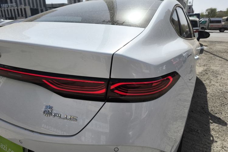 Used BYD Qin PLUS 2025 DM-i Smart Drive 55KM Leading Model Right Rear Taillight