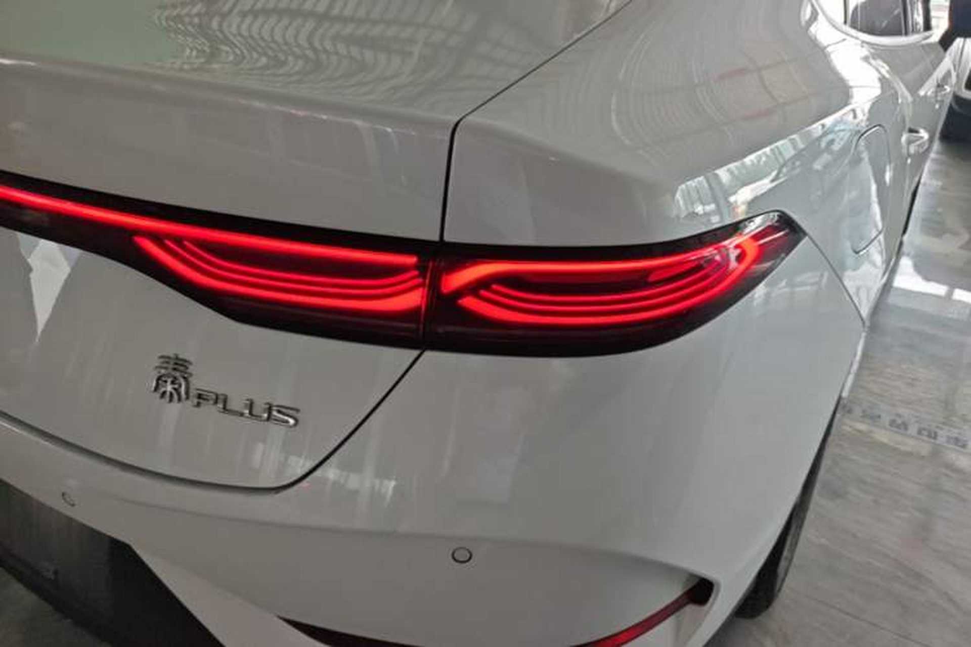 Used BYD Qin PLUS 2025 DM-i Smart Drive 55KM Leading Model Right Rear Taillight