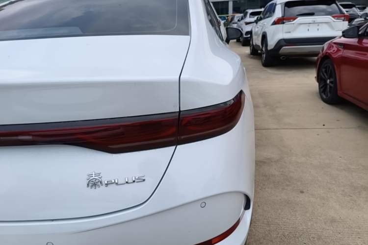 Used BYD Qin PLUS 2025 DM-i Smart Drive 55KM Leading Model Right Rear Taillight