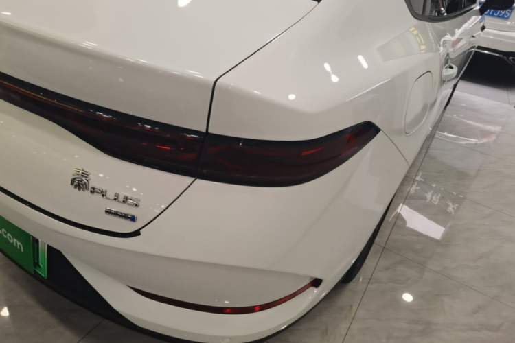 Used BYD Qin PLUS 2025 EV Smart Drive Edition 420KM Leading Model Right Rear Taillight